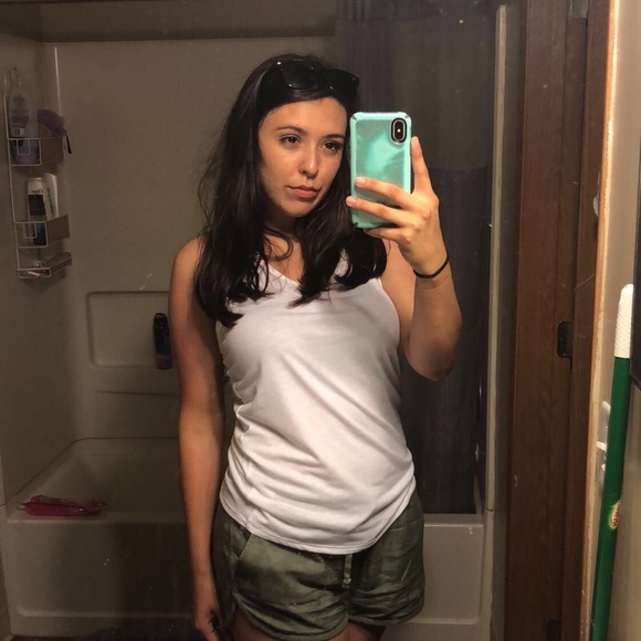 Meet your Posher, Mia - Picture 1 of 1